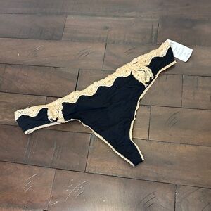 Soma Embraceable Lace Thong - size Large - New with tags